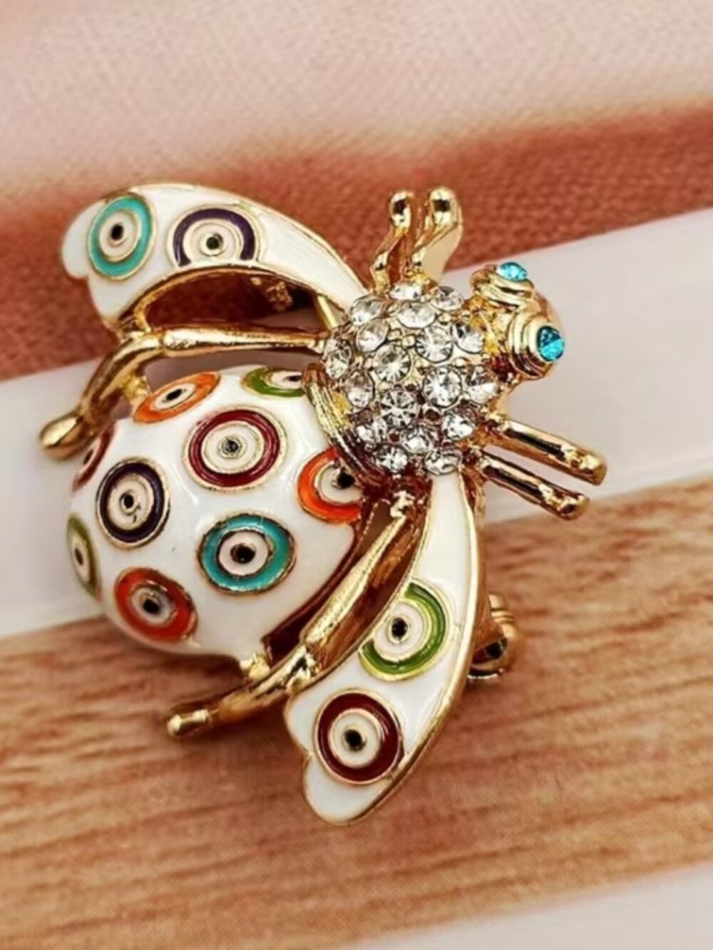 Baroque Style Vintage Inspired Enamel Brooch Bee Design Lapel Pin Golden Alloy